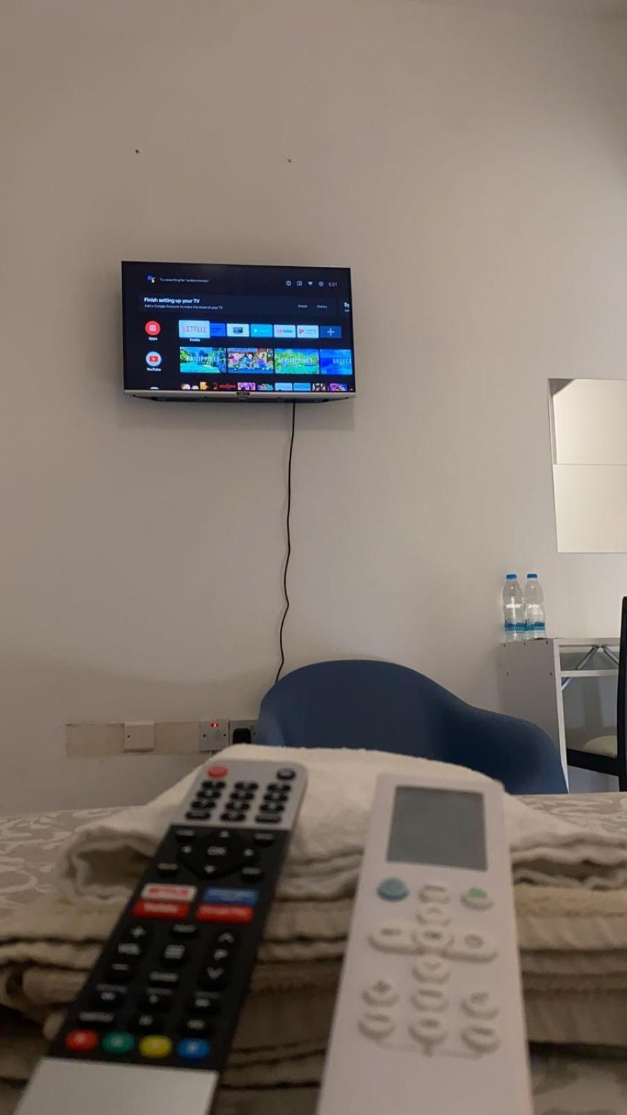 Citycenter Rooms Next To The Beach Larnaca Esterno foto